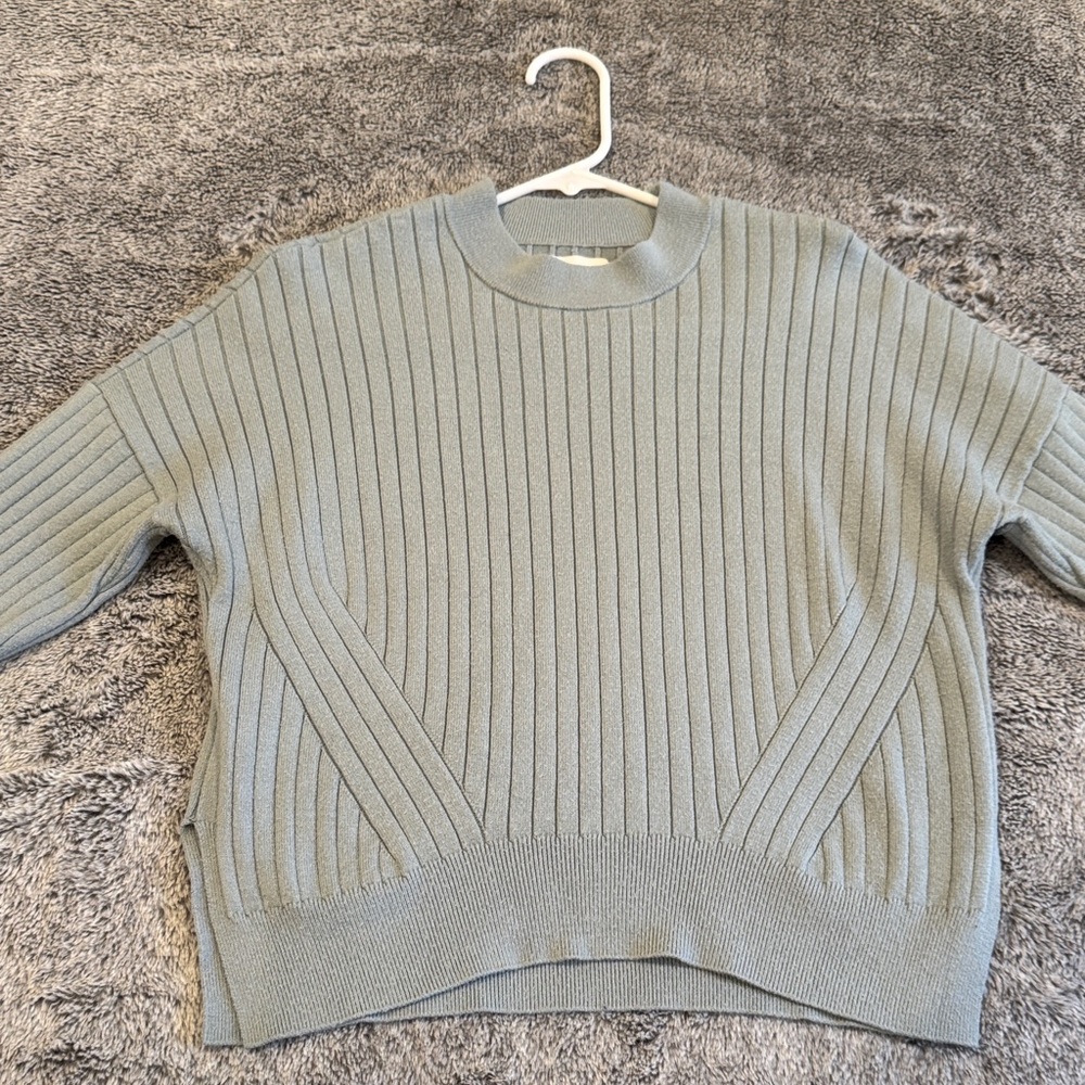 Abercrombie & Fitch sweater - Picture 4 of 11